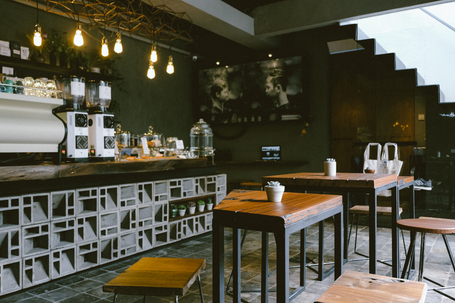 4 Tempat Nongkrong di Jakarta yang Letaknya “Rahasia”